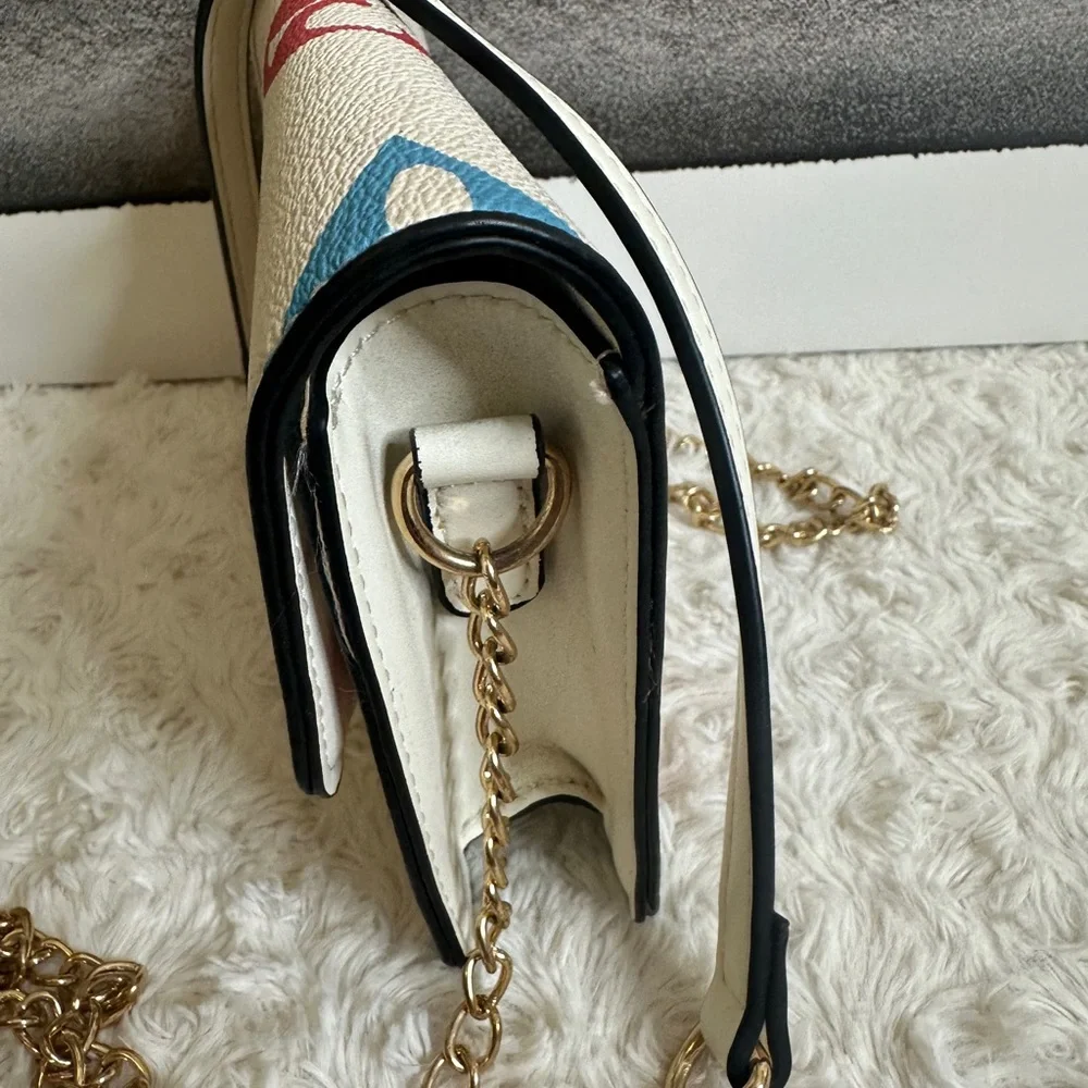 Stylish Cream Designer inspired Crossbody Bag - Picture 5 of 7